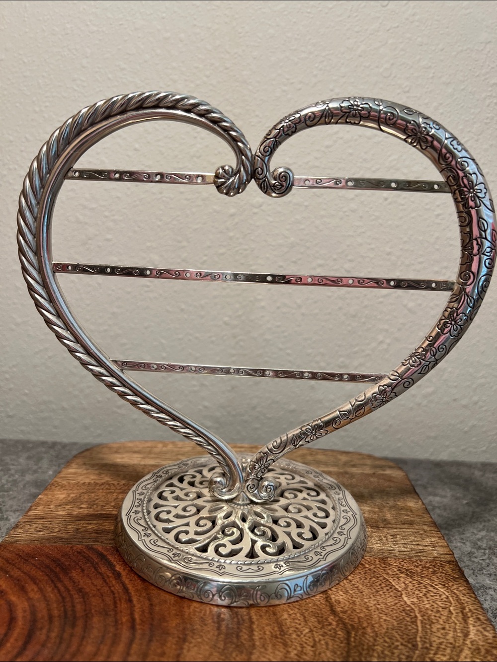 Brighton Big Heart Earring Holder Display Stand - Holds 12 Pairs - Silver Tone